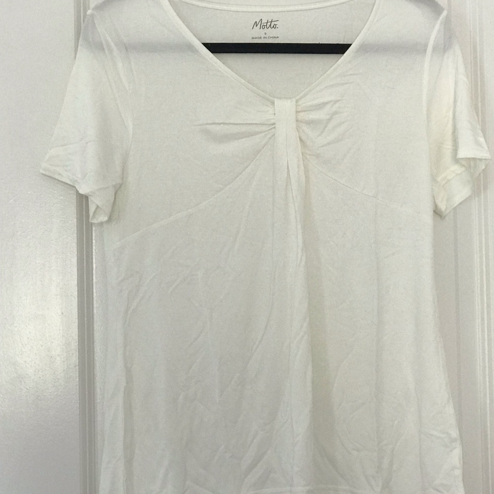 Cute white top, NWOT